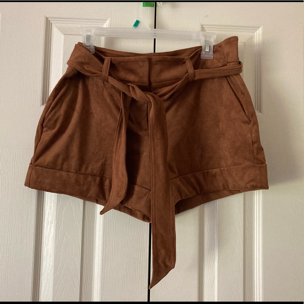Brown suede shorts with belt - size 10